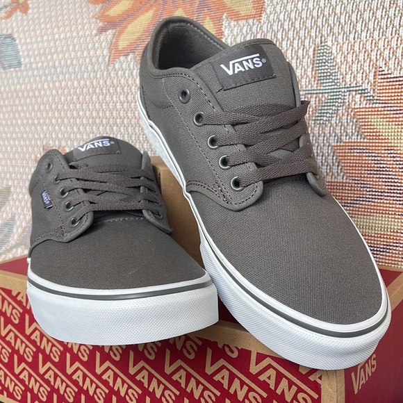 Vans Atwood WMNS 
(Canvas) Pewter/White
VN000TUY4WV
New - Picture 8 of 16